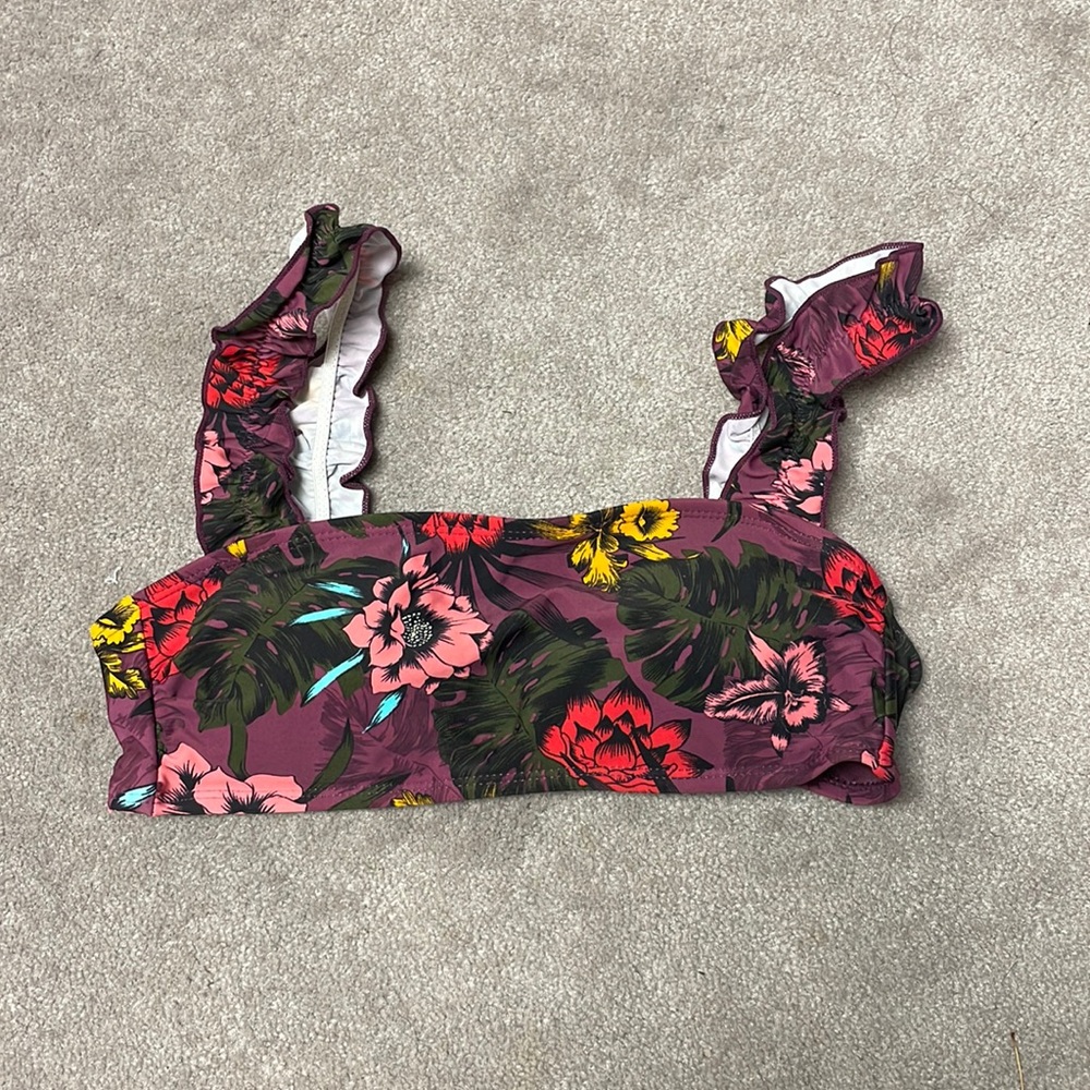 No Boundaries swim suit top. Size S. Never worn